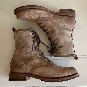9B Frye Veronica Combat boots in distressed brown suede